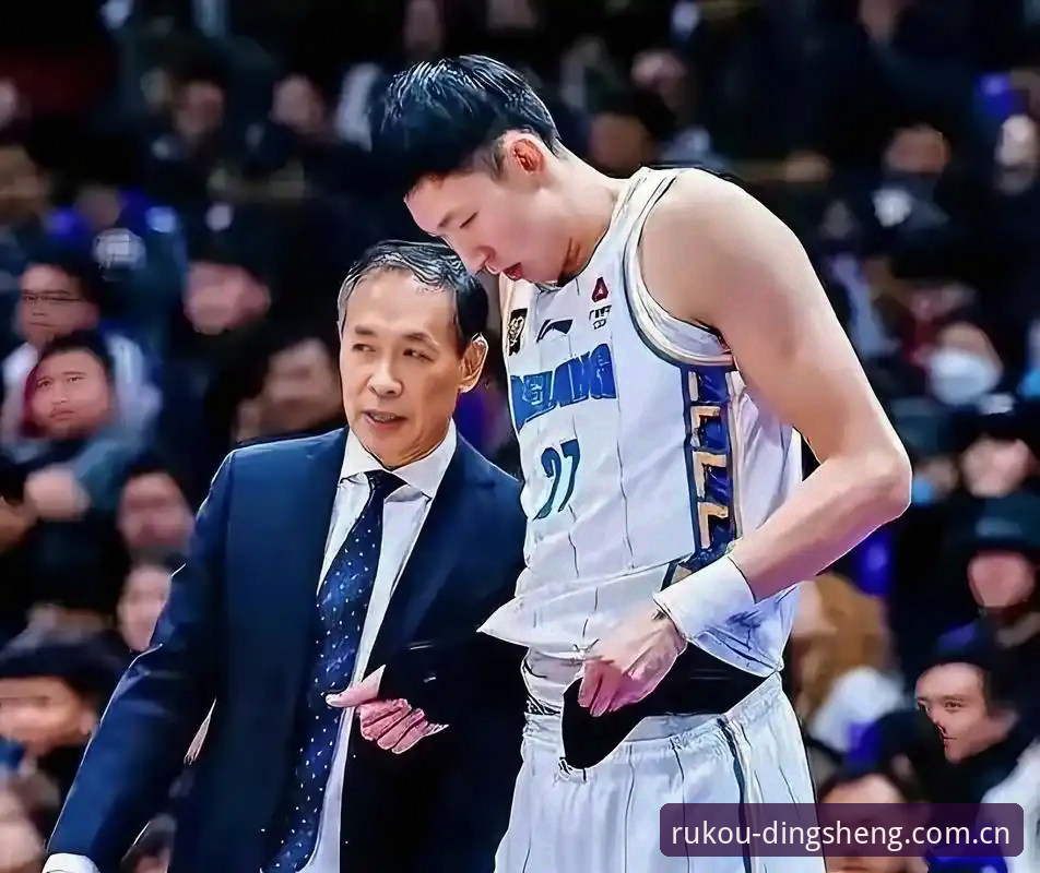 北京男篮换帅背后：李楠接棒许利民，一支球队的传承与重启深度分析